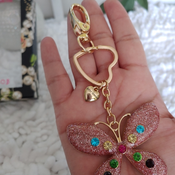 Betset Johnson - Picture 3 of 6